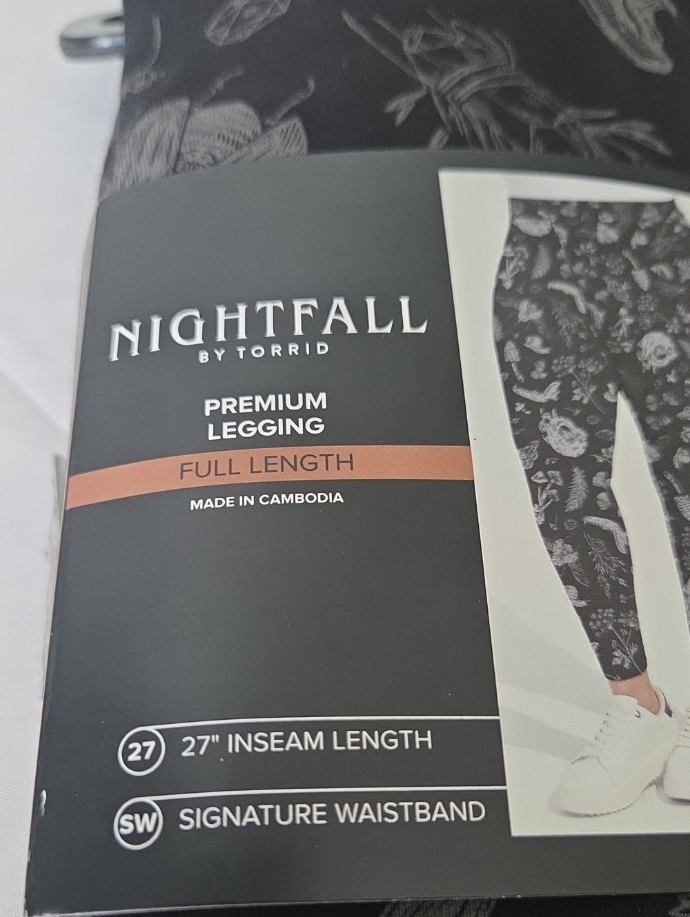 Torrid Nightfall Reincarnate Garden Black Graphic Print Women's Leggings 1  1X - Picture 3 of 8